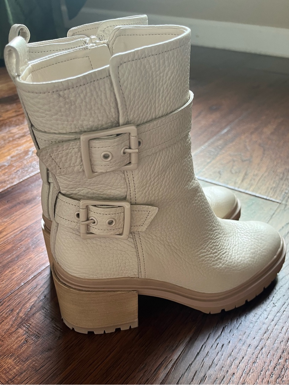 Naturalizer Cream Off White Chunky Heel Chelsea Boot Size 7.5